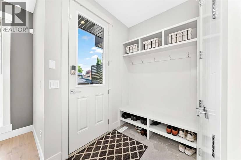 218 26 Avenue NW — photo 21 of 40