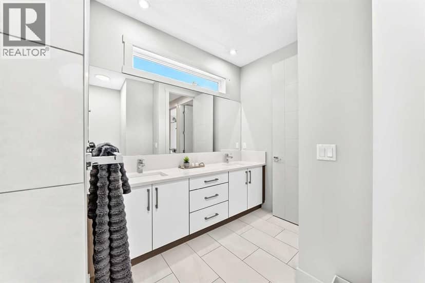 218 26 Avenue NW — photo 32 of 40