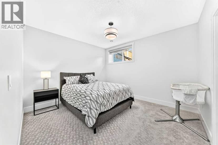 218 26 Avenue NW — photo 40 of 40