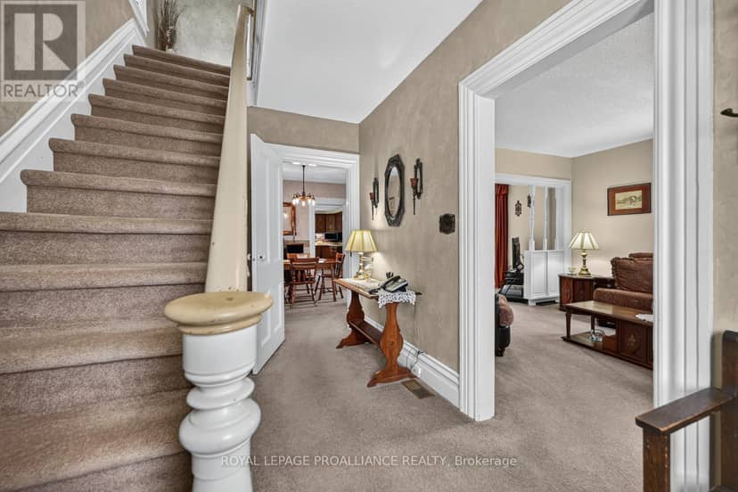 529 Dibble Street W, Prescott, photo 4