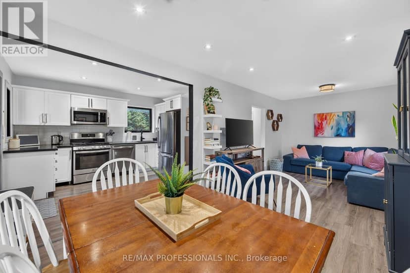 17 Hollydene Road — photo 10 of 40