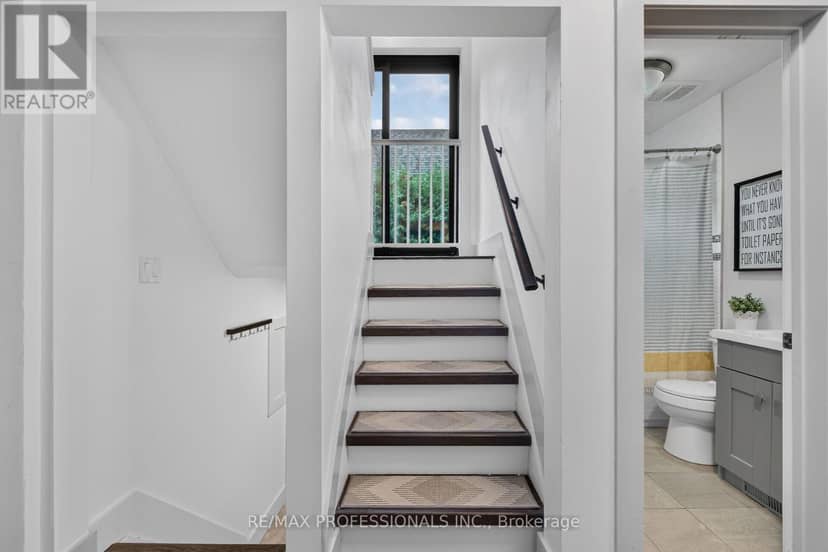 17 Hollydene Road — photo 15 of 40