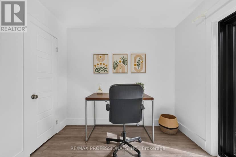 17 Hollydene Road — photo 19 of 40