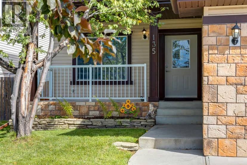 135 Hawkmere View, Chestermere, photo 2
