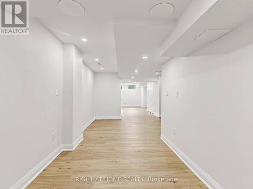 10 George Ellis Drive — photo 34 of 40