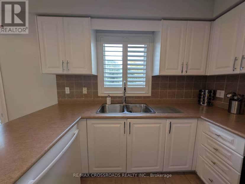 94 Violet Street — photo 15 of 35