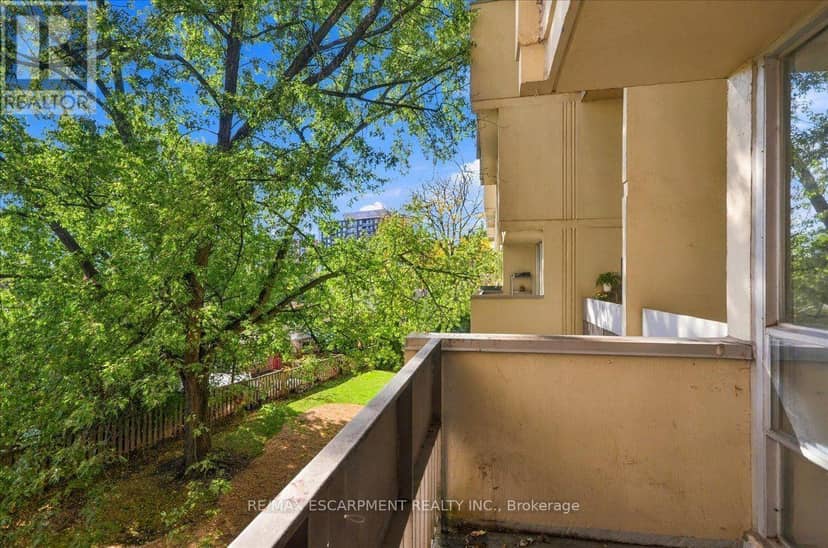 322 - 1300 Marlborough Court — photo 12 of 38