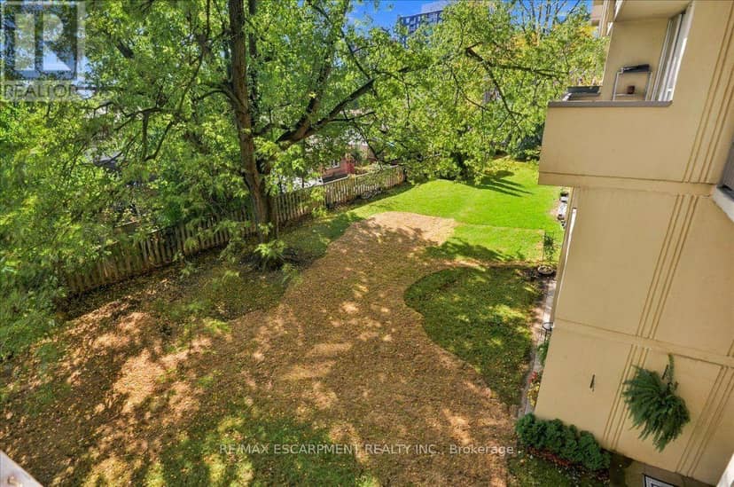 322 - 1300 Marlborough Court — photo 13 of 38