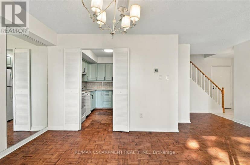 322 - 1300 Marlborough Court — photo 17 of 38