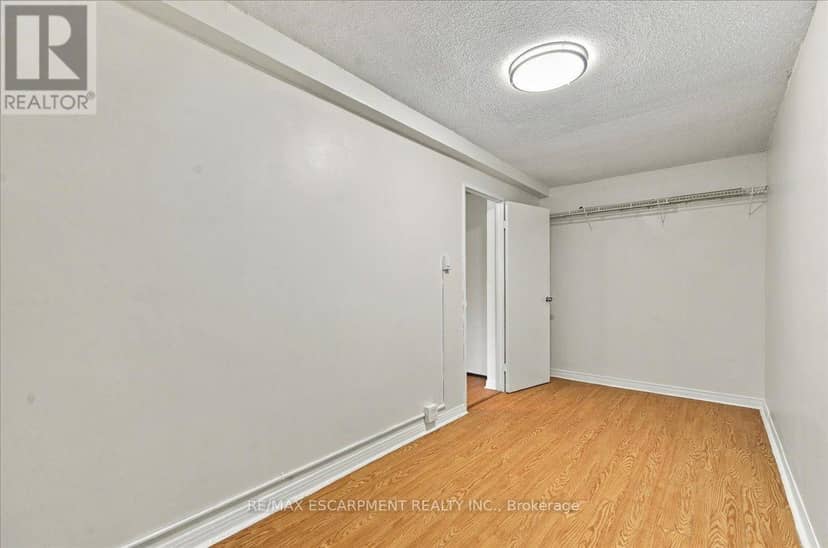 322 - 1300 Marlborough Court — photo 27 of 38