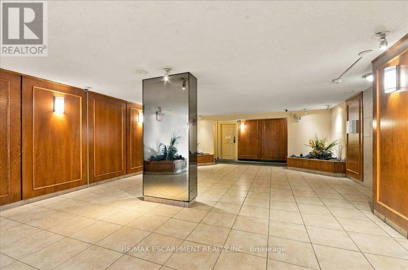 322 - 1300 Marlborough Court — photo 35 of 38