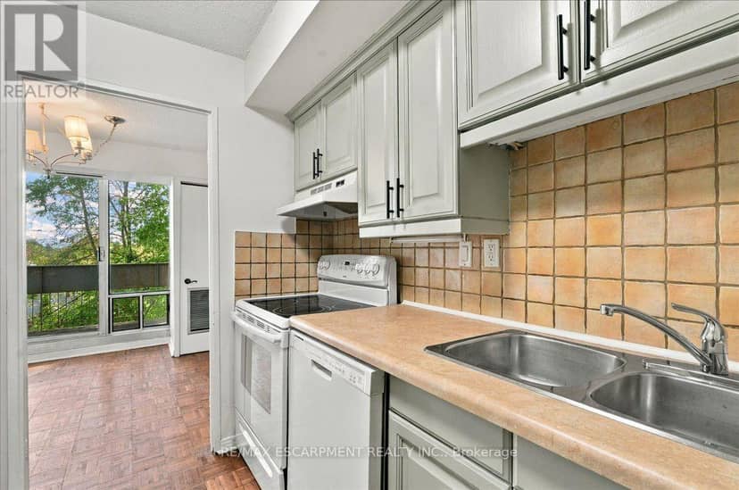 322 - 1300 Marlborough Court, Oakville, photo 4