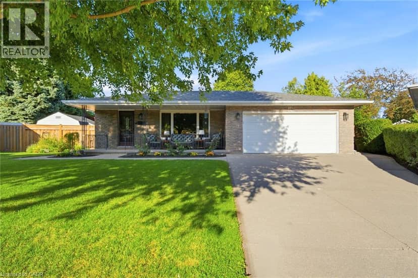 16 REDWOOD Court, Stoney Creek, photo 2