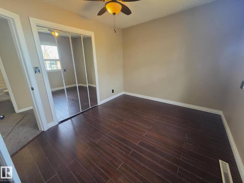 5422 51 AV — photo 10 of 29