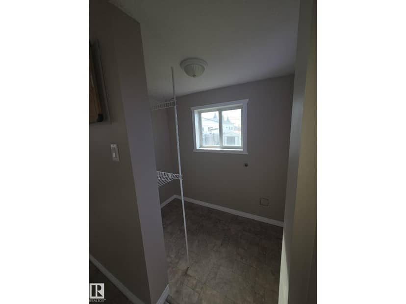 5422 51 AV — photo 16 of 29