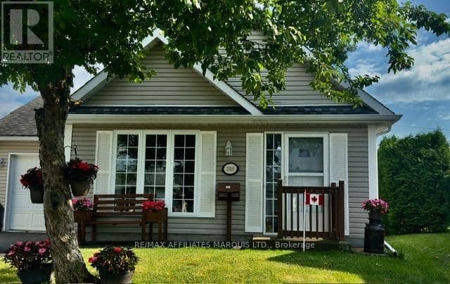 1505 Frank Court — photo 2 of 17