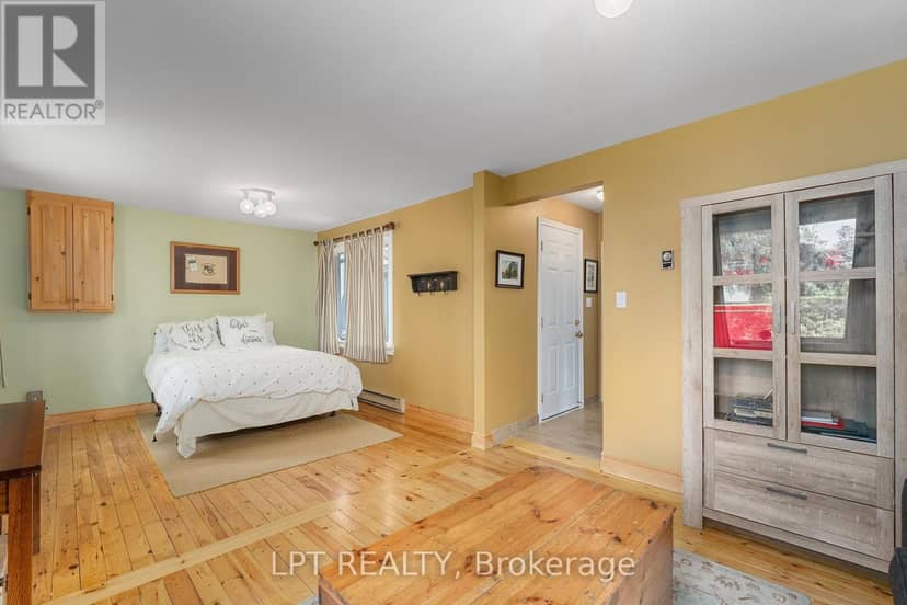 101 Hedge Road — photo 30 of 40