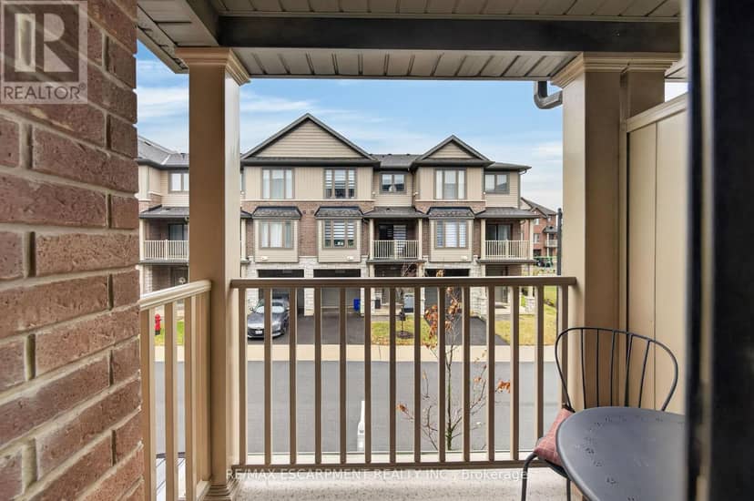 13 - 19 Picardy Drive — photo 22 of 33