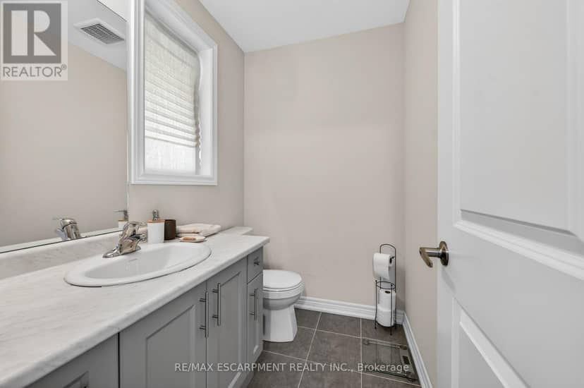 13 - 19 Picardy Drive — photo 27 of 33