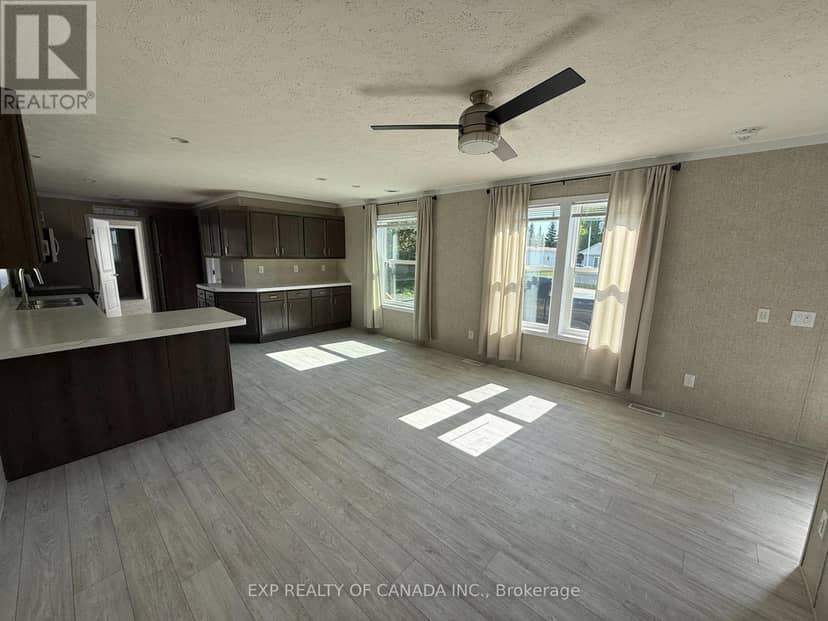 268 Evelyn Crescent — photo 7 of 18