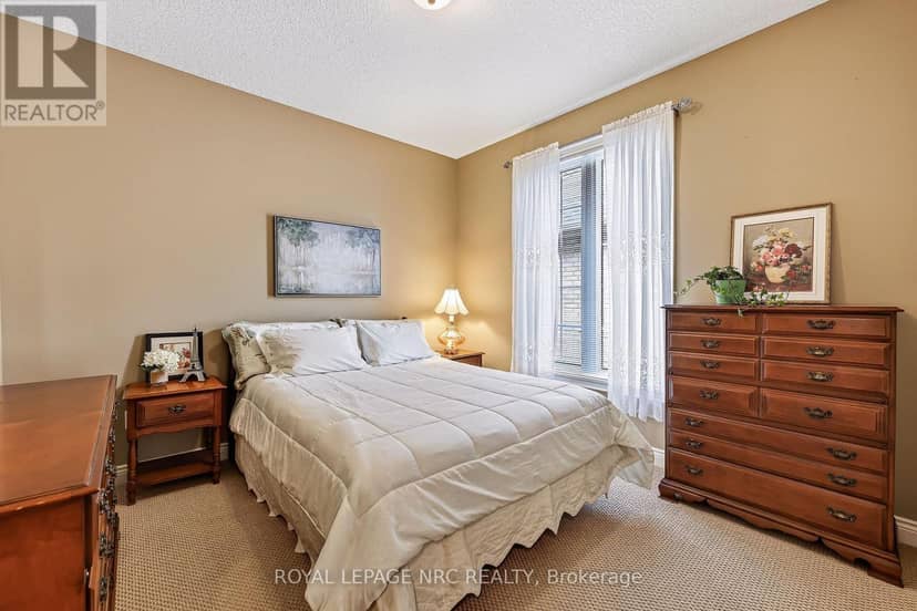 400 Lakeview Drive — photo 23 of 40
