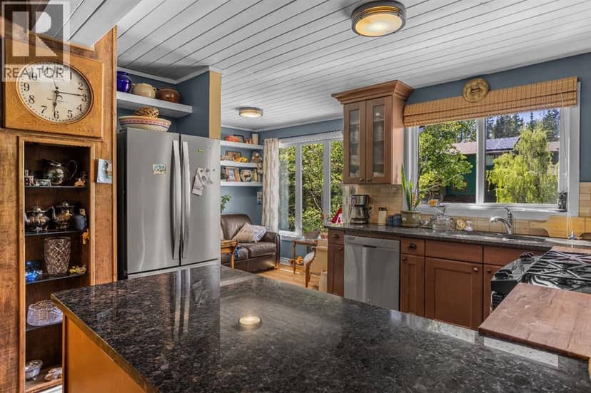 246 Kluane Drive — photo 15 of 34