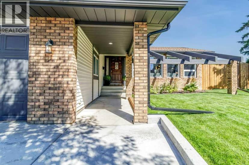 21 Elkin Close, Red Deer, photo 3