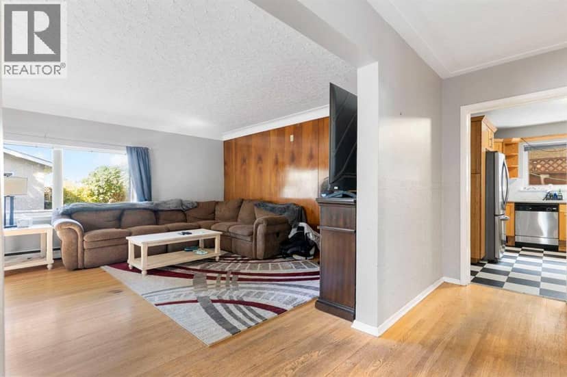 1423 16 Street NE — photo 24 of 40