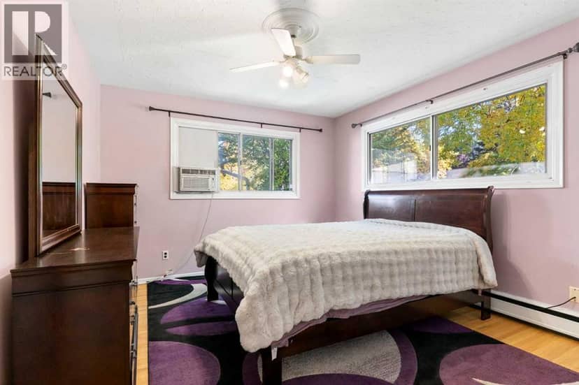 1423 16 Street NE — photo 16 of 40