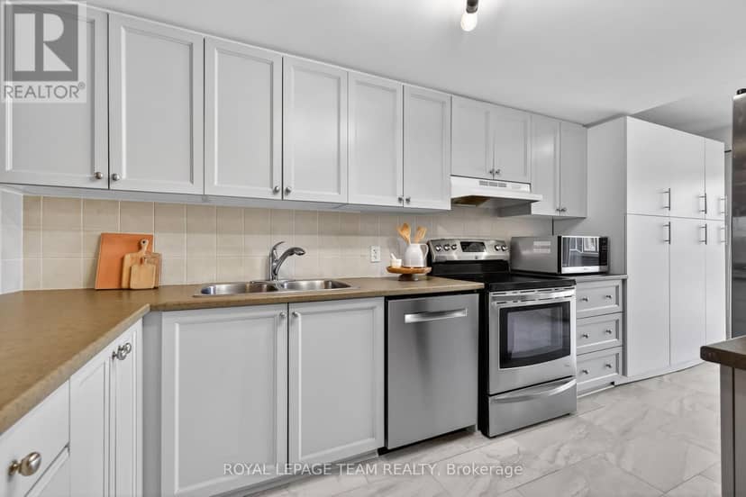 13 - 424 Hillsboro Private — photo 11 of 40