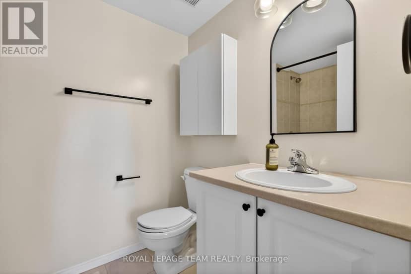 13 - 424 Hillsboro Private — photo 31 of 40