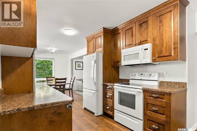 537 T Avenue S — photo 10 of 35