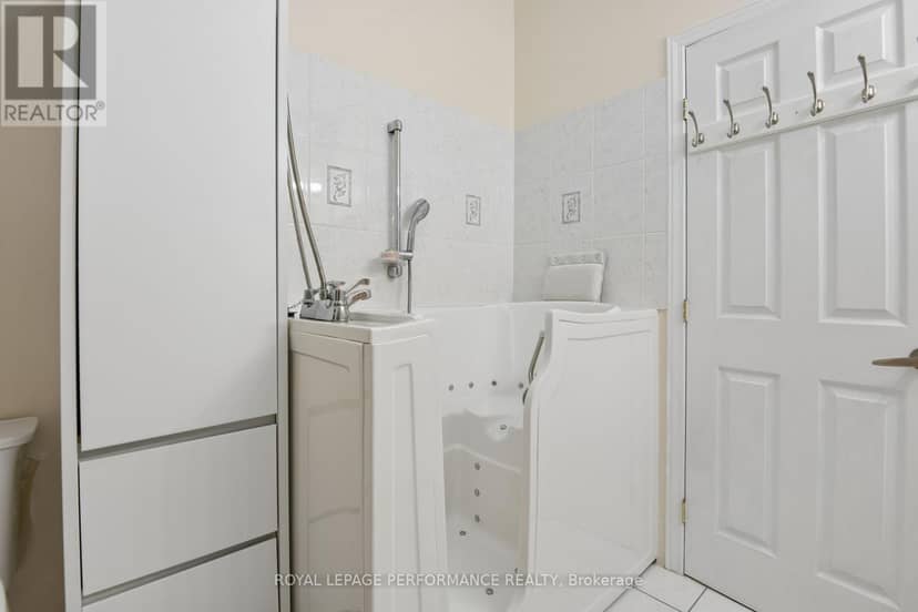14 Windeyer Crescent — photo 20 of 38