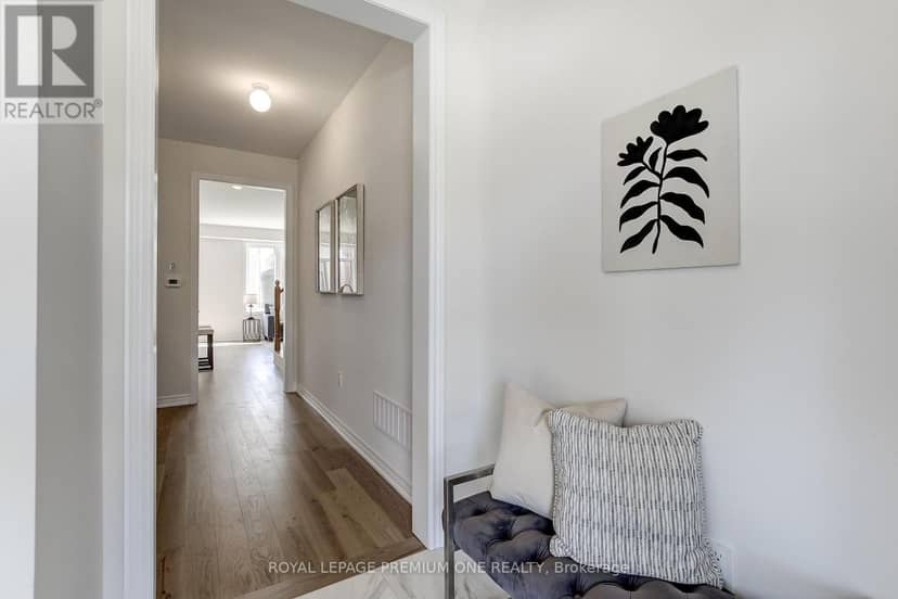 393 Kennedy Circle W, Milton, photo 6