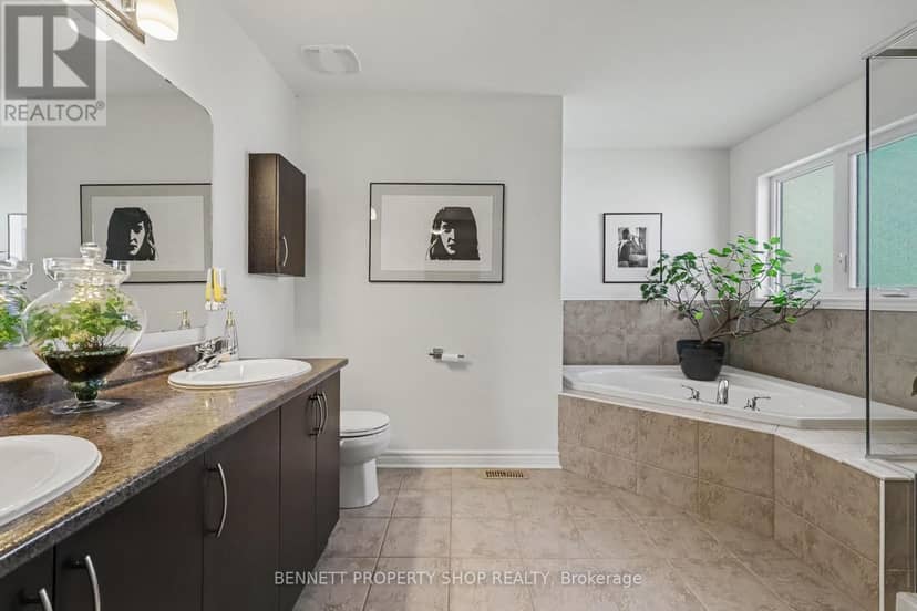 1063 Northgraves Crescent — photo 13 of 20