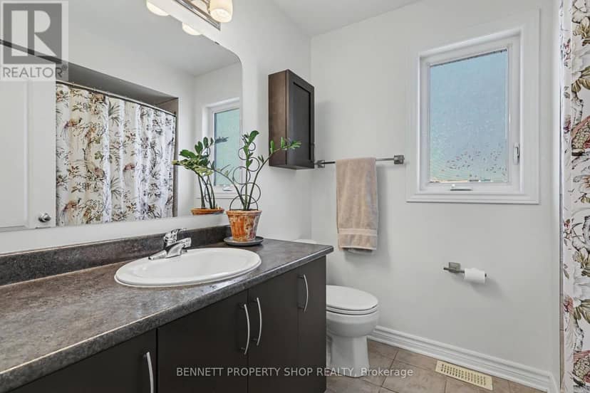 1063 Northgraves Crescent — photo 17 of 20