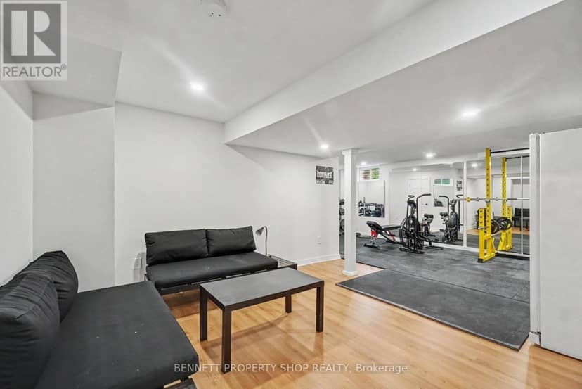 1902 Featherston Drive — photo 21 of 24