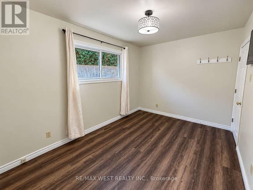 101 Lorne Street — photo 13 of 34