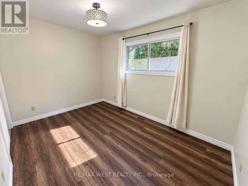 101 Lorne Street — photo 16 of 34