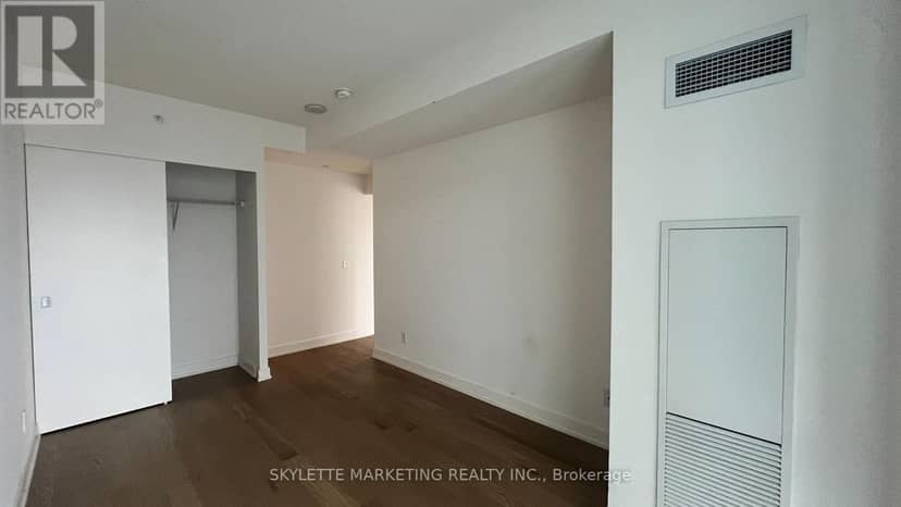 617 - 25 Richmond Street E — photo 12 of 40