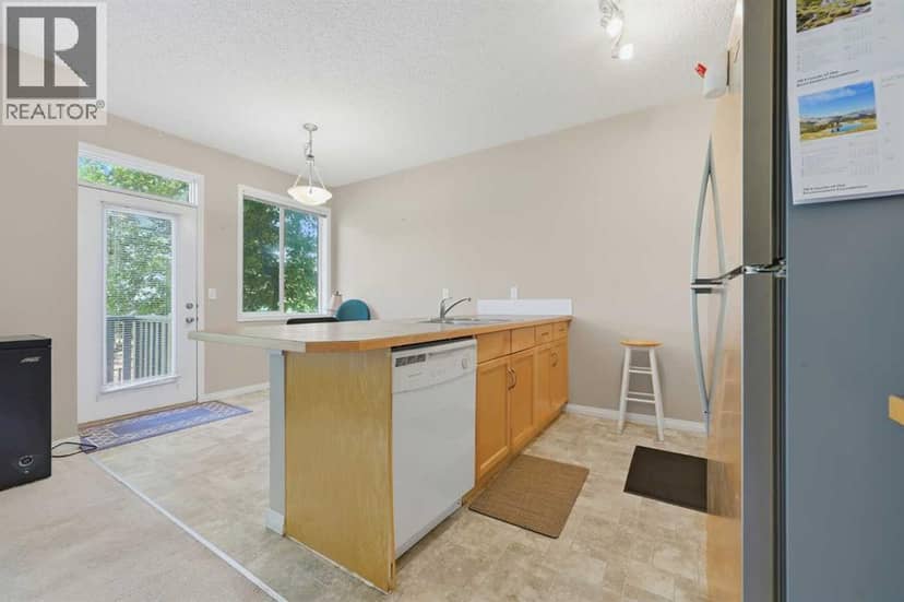 124 Everridge Gardens SW, Calgary, photo 6