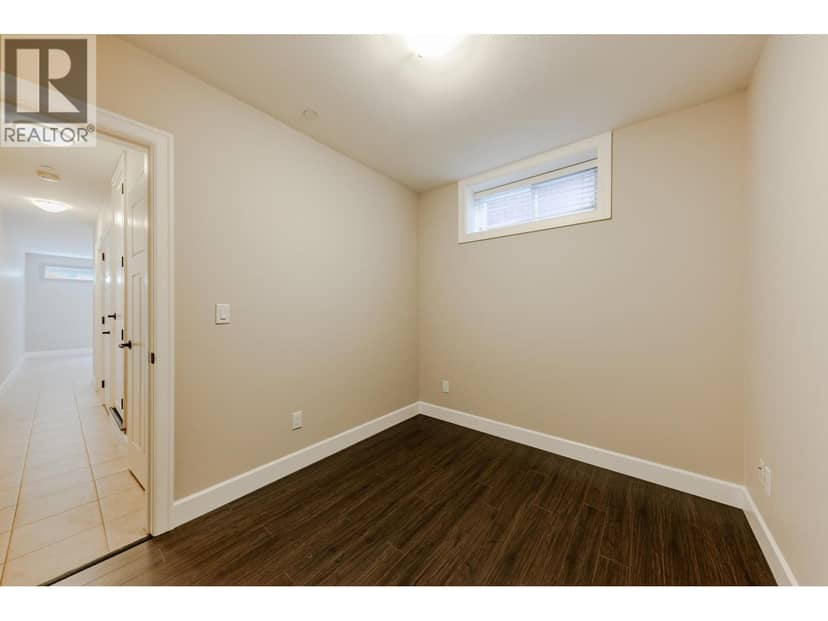 5506 College Street — photo 19 of 37