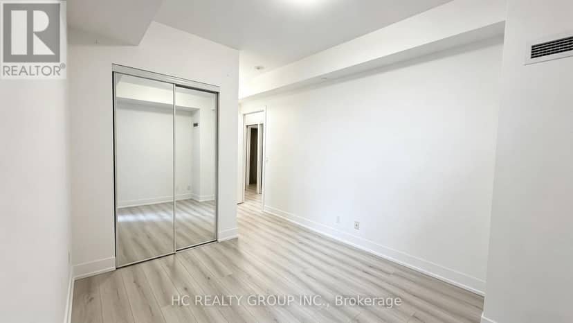 641 - 9471 Yonge Street — photo 12 of 16