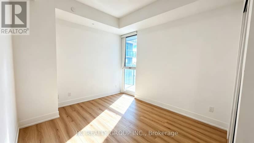 641 - 9471 Yonge Street — photo 9 of 16