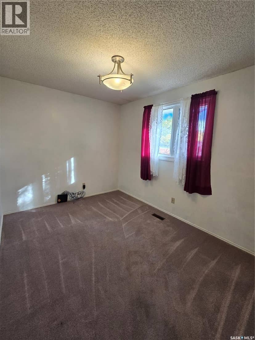 51 Sibbald Crescent — photo 38 of 40
