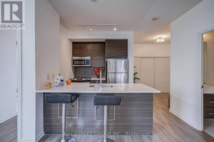 212 - 66 Forest Manor Road — photo 11 of 40
