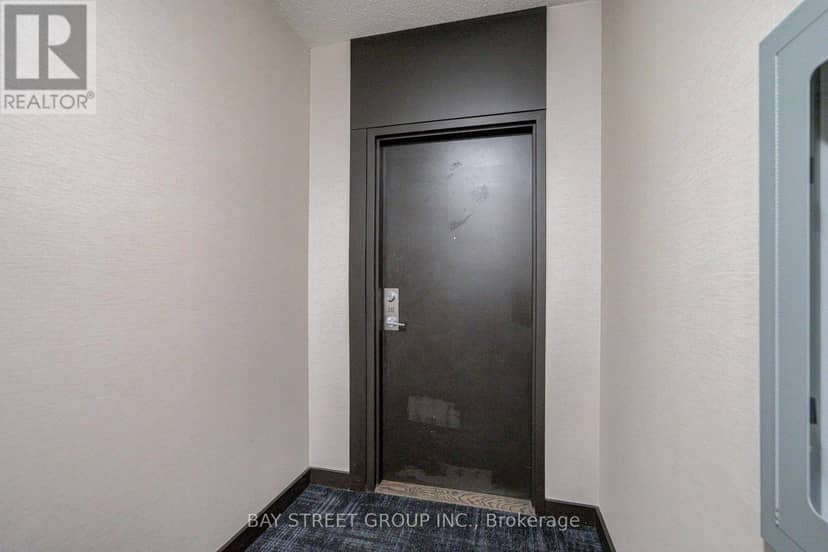 212 - 66 Forest Manor Road, Toronto, photo 5