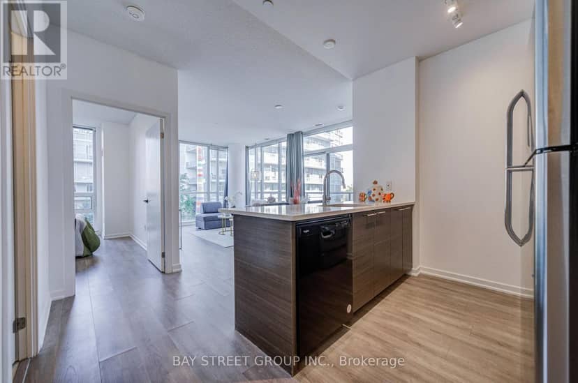 212 - 66 Forest Manor Road, Toronto, photo 7