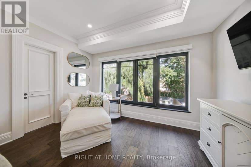 1017 Lorne Park Road — photo 21 of 40