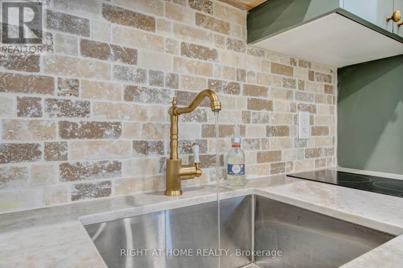 1017 Lorne Park Road — photo 40 of 40